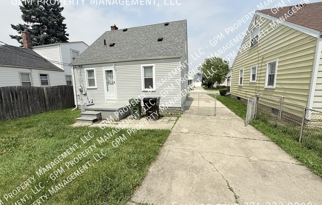 14641 RUSSELL AVE