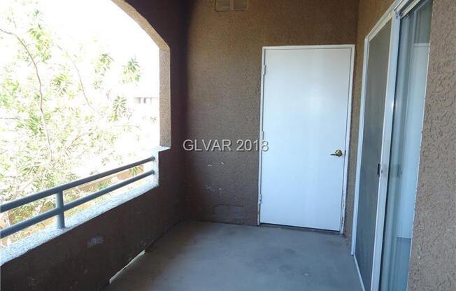 2 beds, 2 baths, $1,350, Unit Unit 1626