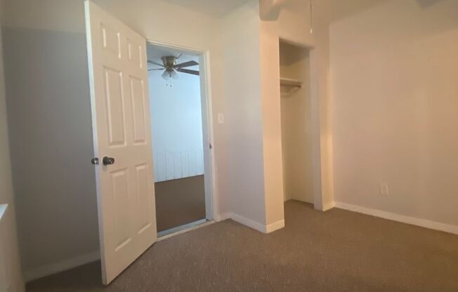 2 beds, 1 bath, 650 sqft, $1,250, Unit 13 Sanford Ave Unit B, Debary, FL 32713