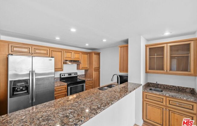 2 beds, 2 baths, 1,071 sqft, $4,100, Unit 801