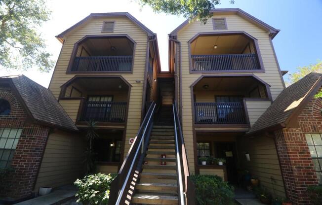 400 LAKE PLACID COURT