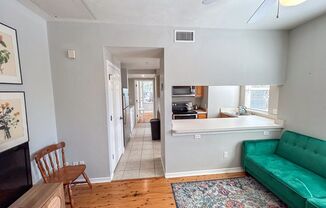 1 bed, 1 bath, $1,300, Unit Unit 301