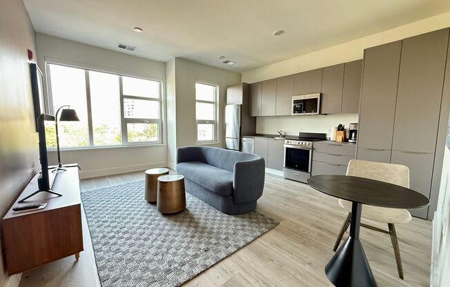 1 bed, 1 bath, 569 sqft, $2,099, Unit 407