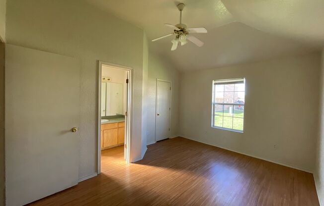 3 beds, 2 baths, 1,199 sqft, $950, Unit Apt A