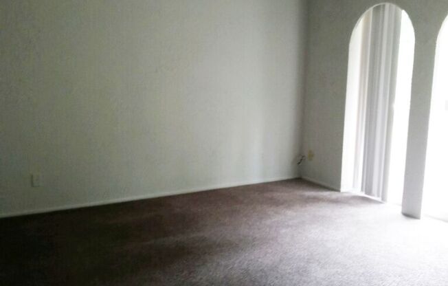 2 beds, 1 bath, 650 sqft, $1,095, Unit 3060-303