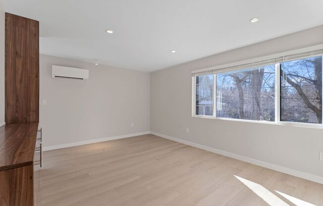 McKinnley Apartments - Luxury Studios!