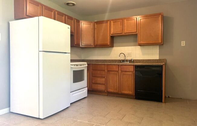 3 beds, 1 bath, $1,395