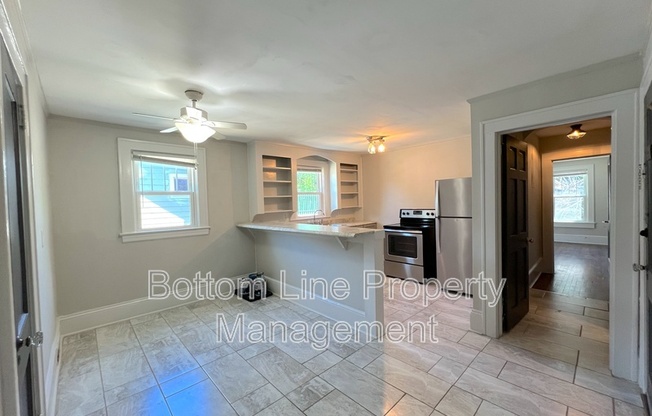 600 HAWTHORNE LN