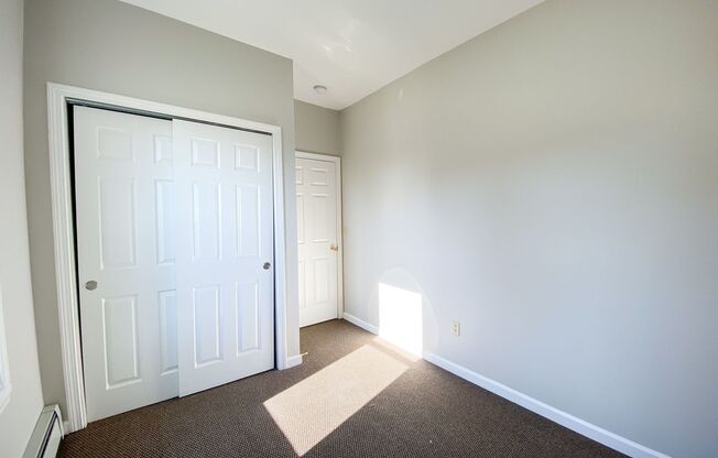 2 beds, 1 bath, 851 sqft, $1,500, Unit 2S