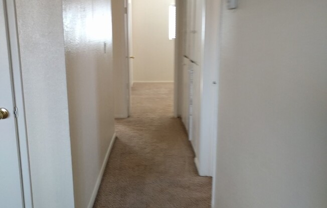 3 BED, 2 BATH SINGLE STORY HOME!!!