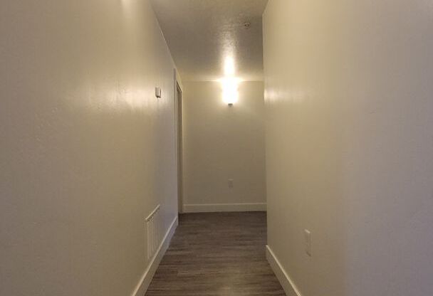 2 beds, 1 bath, 954 sqft, $1,290, Unit E102
