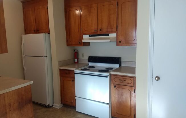 1 bed, 1 bath, $900, Unit 8