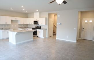 4 beds, 2.5 baths, $2,325, Unit Crimson Meadow