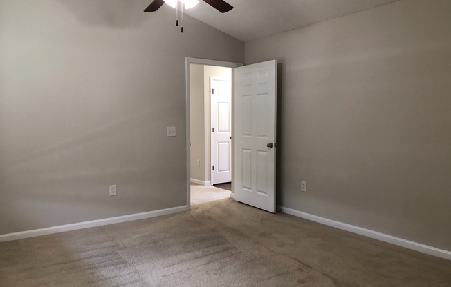 2 beds, 2 baths, 1,131 sqft, $1,425, Unit 2796-7