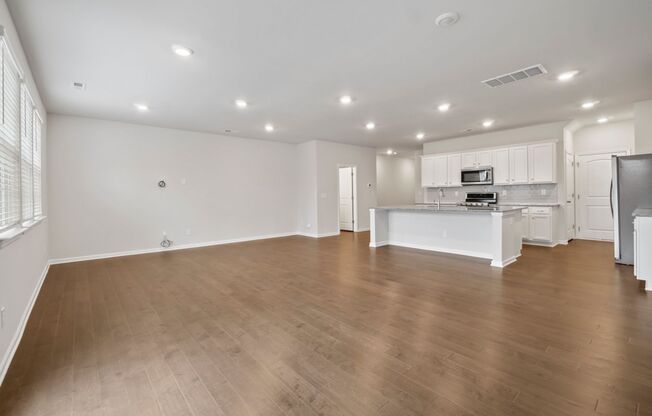 Like Brand New Luxury Townhome in Matthews!