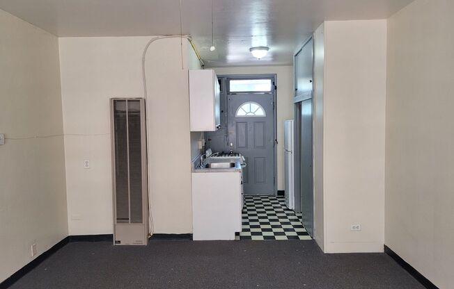 Studio, 1 bath, $795, Unit 107