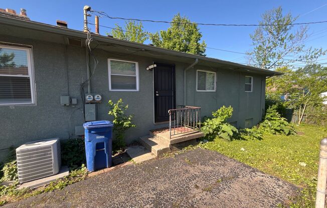 781-783 S Kellner Rd