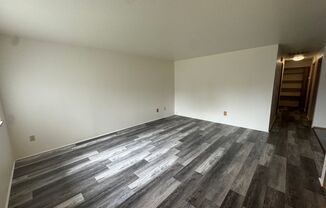 3 beds, 1 bath, $1,550