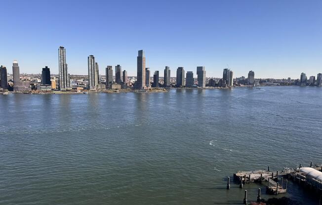 1 bed, 1 bath, 700 sqft, $4,400, Unit 25B