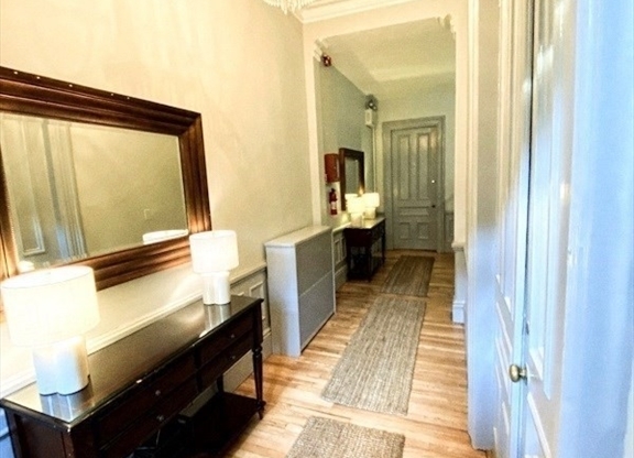 1 bed, 1 bath, 319 sqft, $2,395, Unit PARLOR