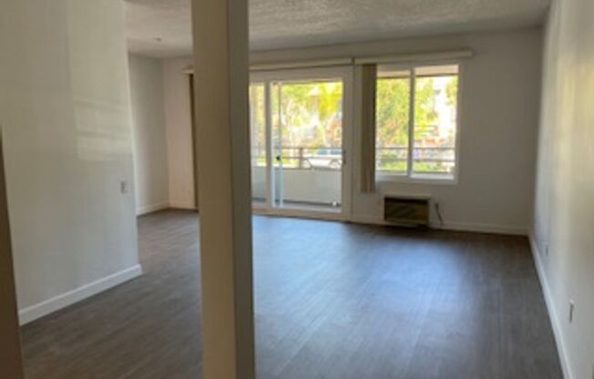 13801_FRONT STREET