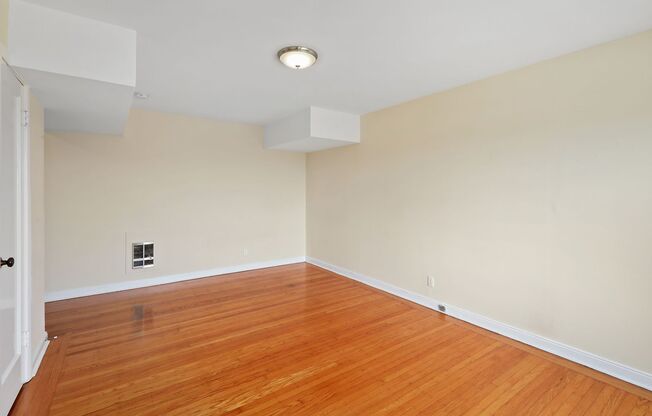 87-93 Lupine Avenue (463r)