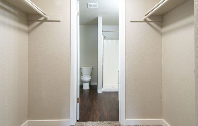 2 beds, 2 baths, 1,050 sqft, $1,695, Unit B7