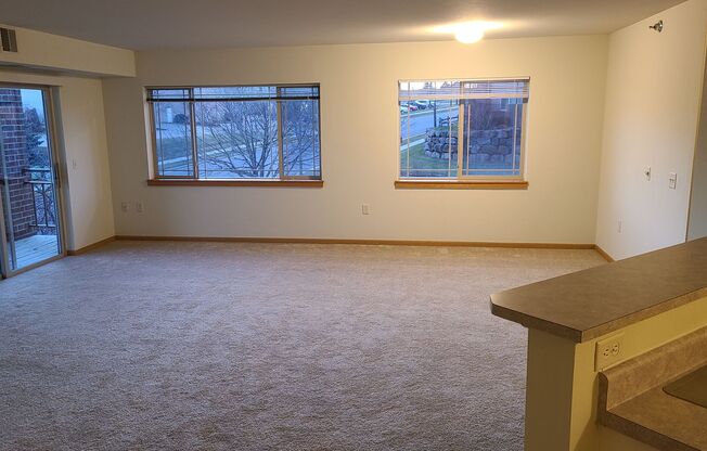 2 beds, 2 baths, 1,251 sqft, $1,880, Unit 302-212