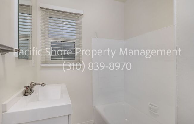 2 beds, 1 bath, $2,195, Unit 4