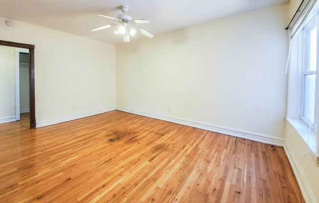 1 bed, 1 bath, 645 sqft, $1,850, Unit 3525.5-3S