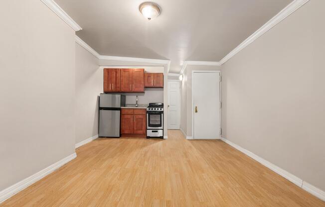 Studio, 1 bath, 300 sqft, $2,500, Unit 4D