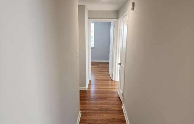 2 beds, 1 bath, 897 sqft, $2,275, Unit F-05