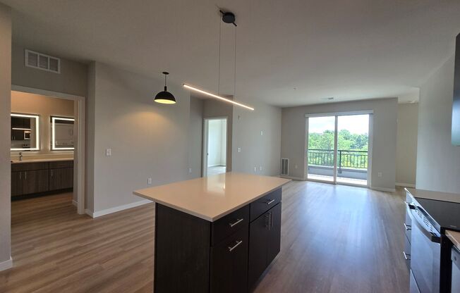 1 bed, 1 bath, 925 sqft, $2,060, Unit 8421-239