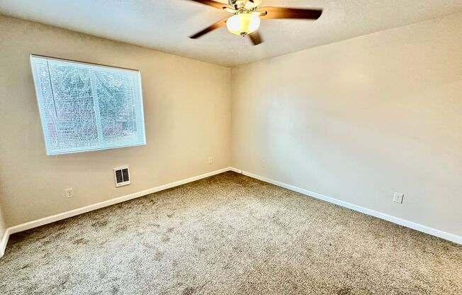 3 beds, 3 baths, 1,280 sqft, $1,850, Unit 503