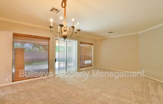 1550 N ROBIN LN