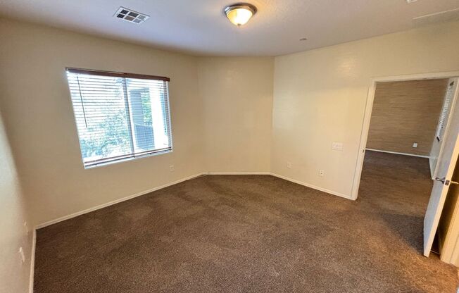 3 beds, 2 baths, $1,850, Unit UNIT 2022