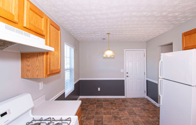 3 beds, 2 baths, $1,575