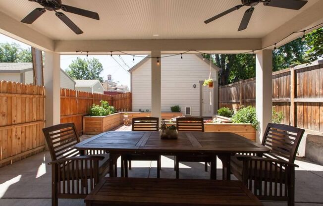 Beautiful 2 Bed/2.5 Bath Home in the Highlands