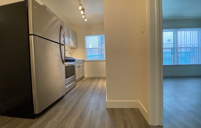 Studio, 1 bath, 450 sqft, $1,595, Unit 25