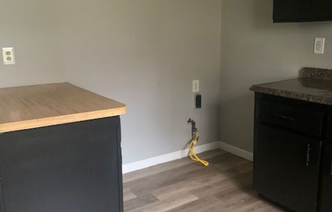 3 beds, 1 bath, $1,400