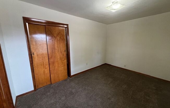 2 beds, 1 bath, $995