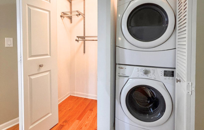 2 beds, 2 baths, $2,285, Unit A2