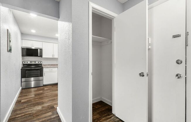 1 bed, 1 bath, 665 sqft, $1,395, Unit 115