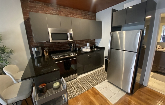 210 Hemenway St 1B