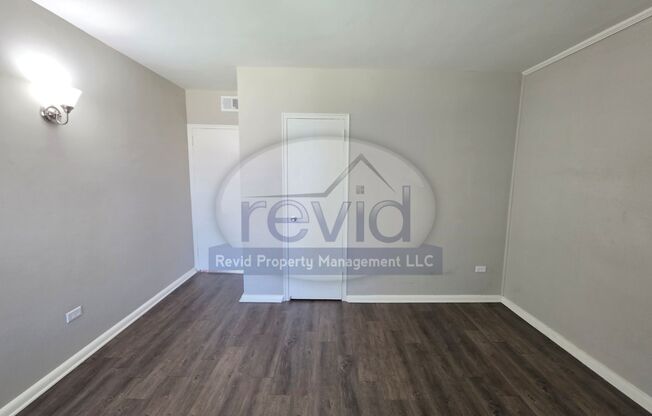 2 beds, 1 bath, 752 sqft, $995, Unit 1301-5