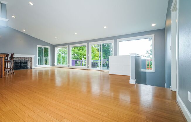 Skyline Sanctuary: Luxe Living with Unstoppable Views