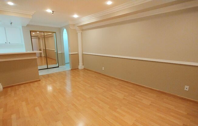 2 beds, 2 baths, 910 sqft, $2,595, Unit 412