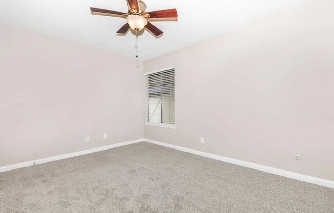 2 beds, 1 bath, 950 sqft, $1,445, Unit 26