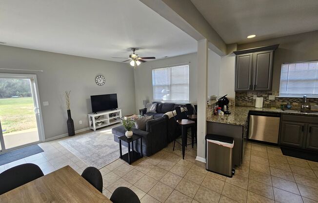 3 beds, 2.5 baths, 1,550 sqft, $1,825, Unit 3061