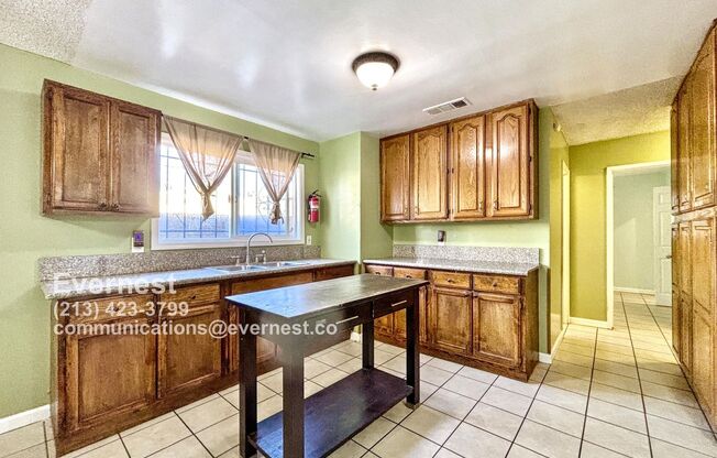 Charming 3-Bedroom Home with Fenced Yard and Covered Parking / Pet-Friendly / Vouchers Accepted / Available Soon!